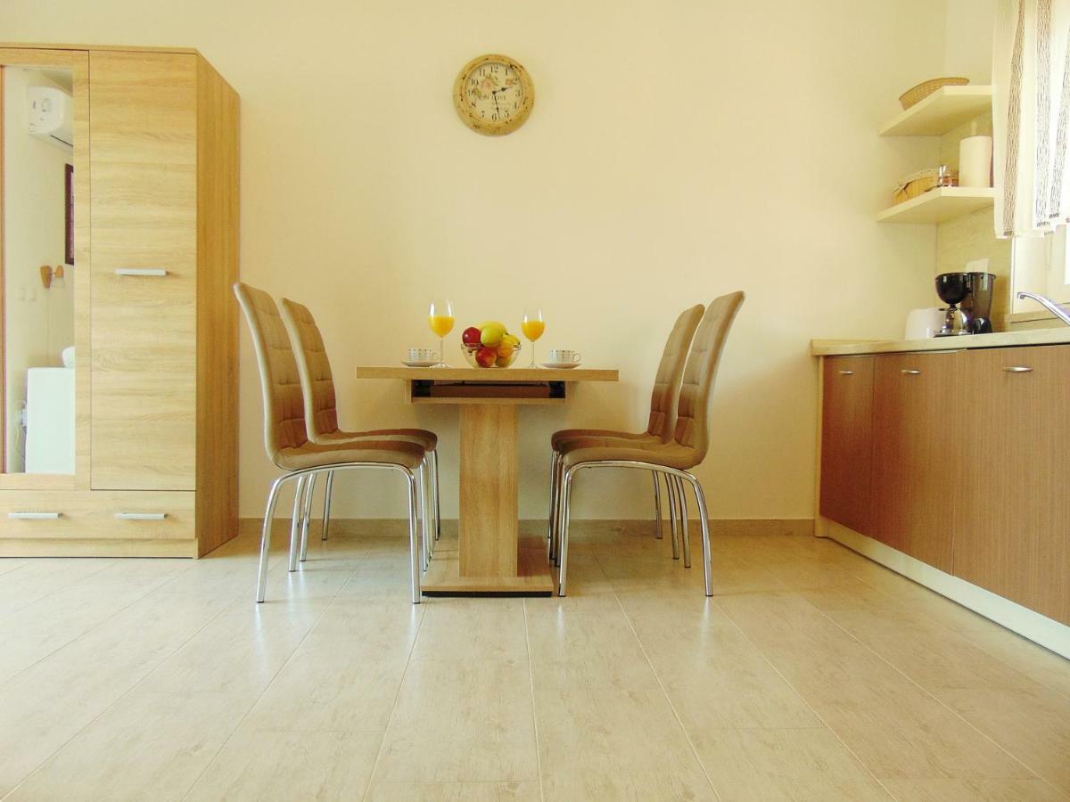 Apartmani Gabriella Vodice Zewnętrze zdjęcie