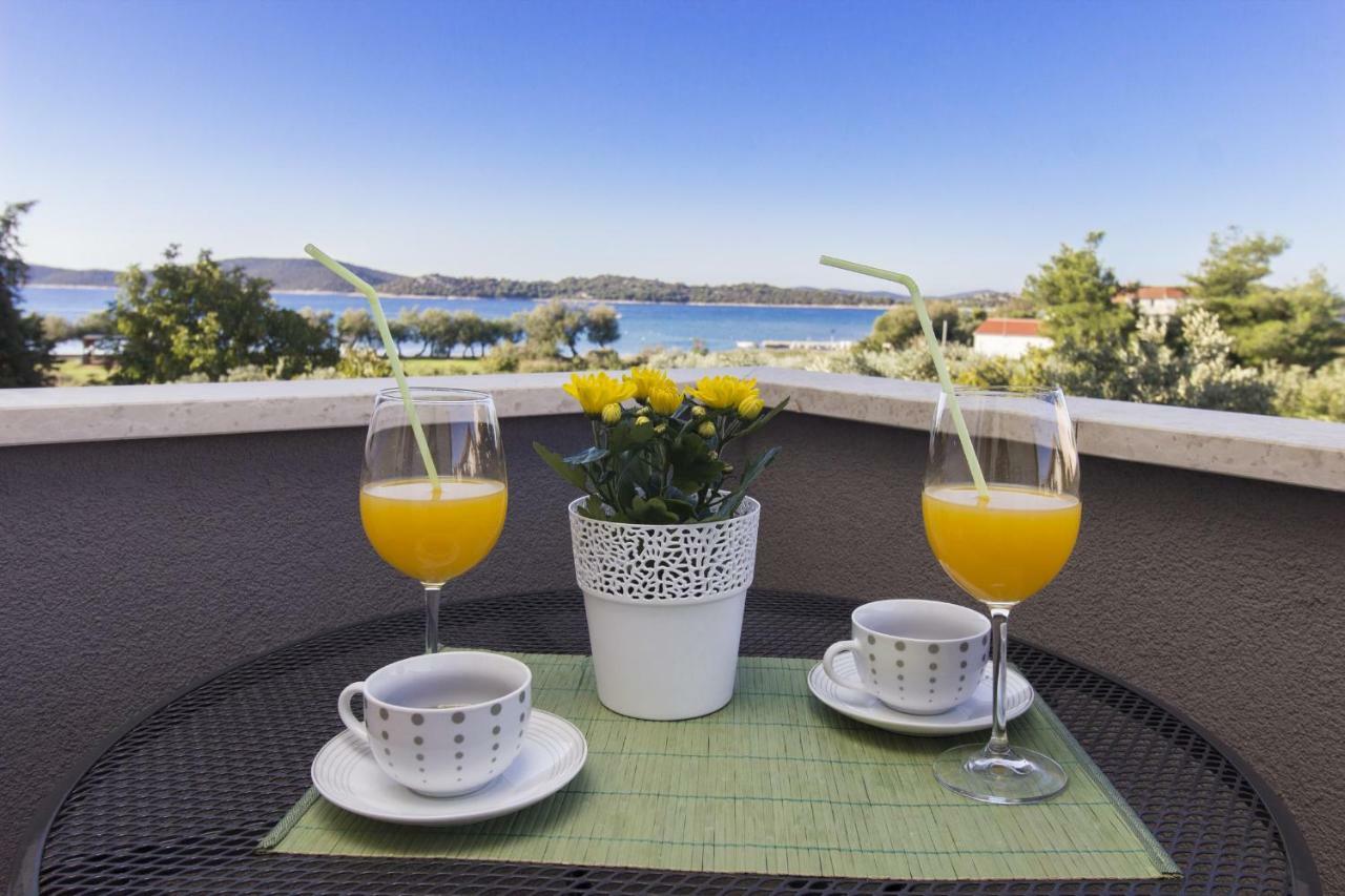 Apartmani Gabriella Vodice Zewnętrze zdjęcie