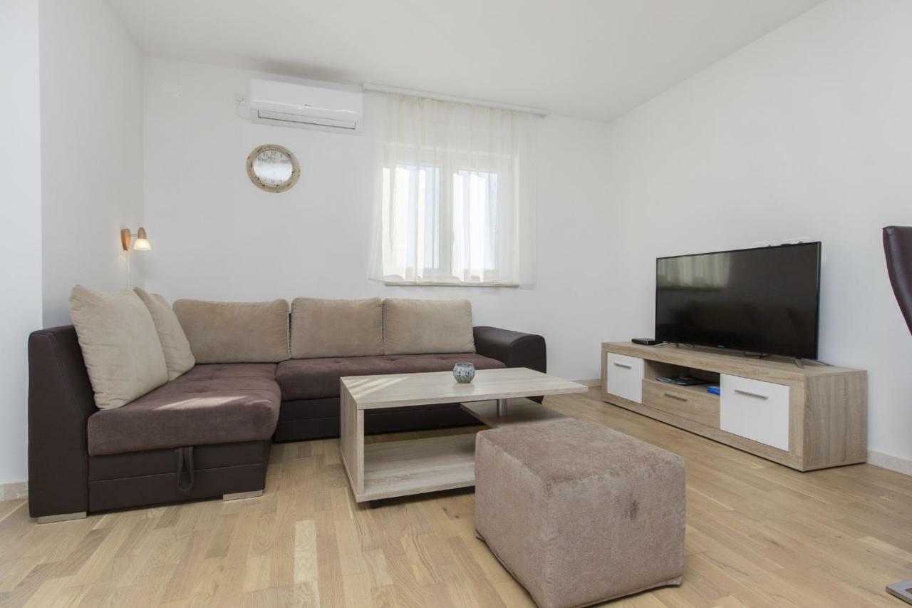 Apartmani Gabriella Vodice Zewnętrze zdjęcie