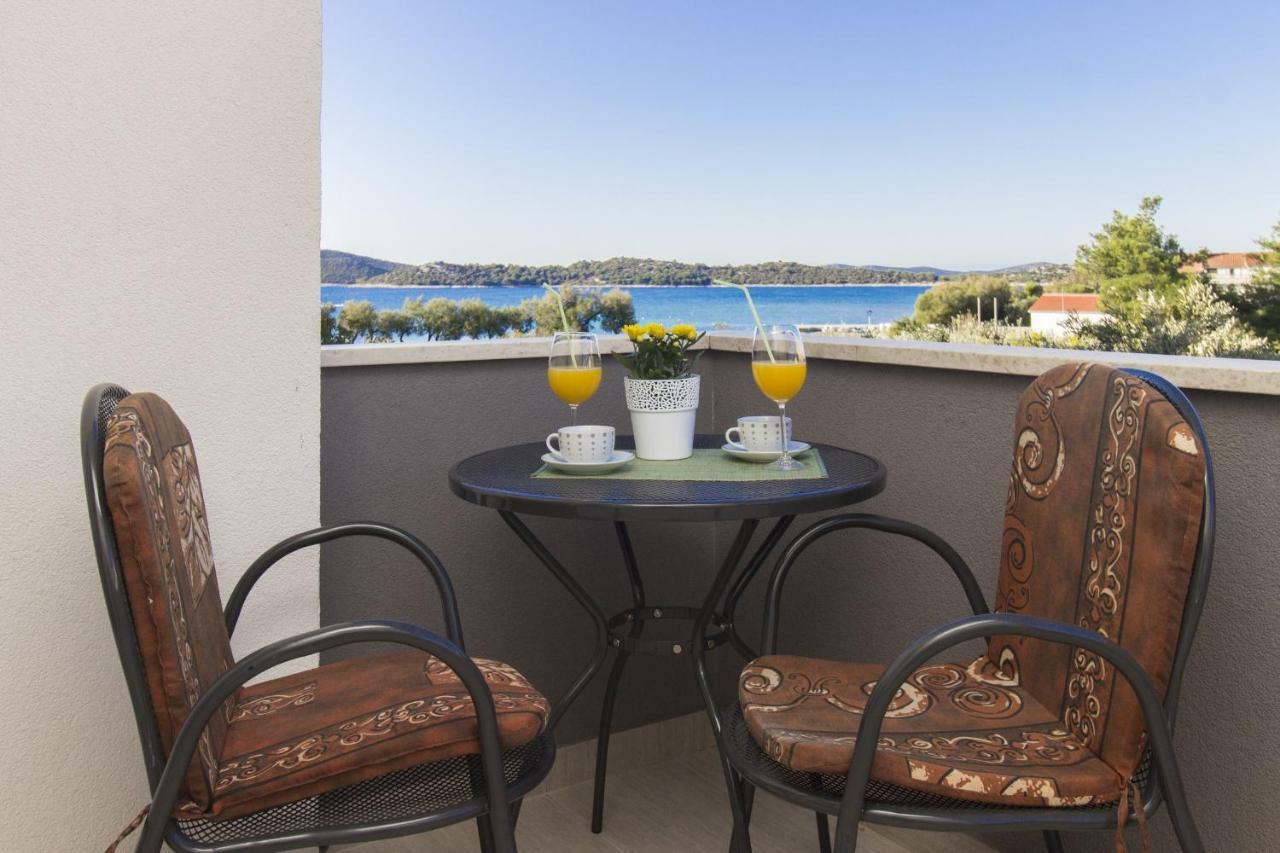 Apartmani Gabriella Vodice Zewnętrze zdjęcie
