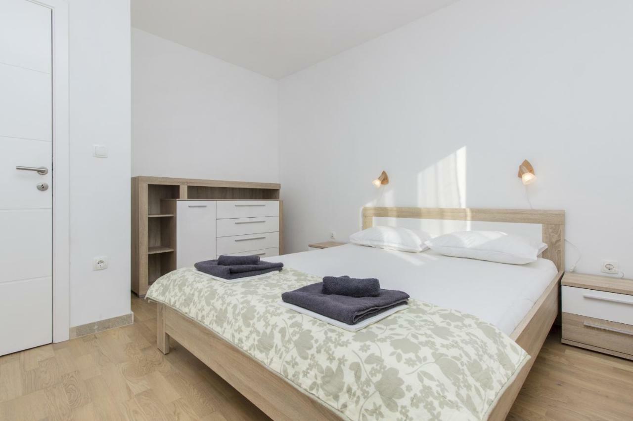 Apartmani Gabriella Vodice Zewnętrze zdjęcie