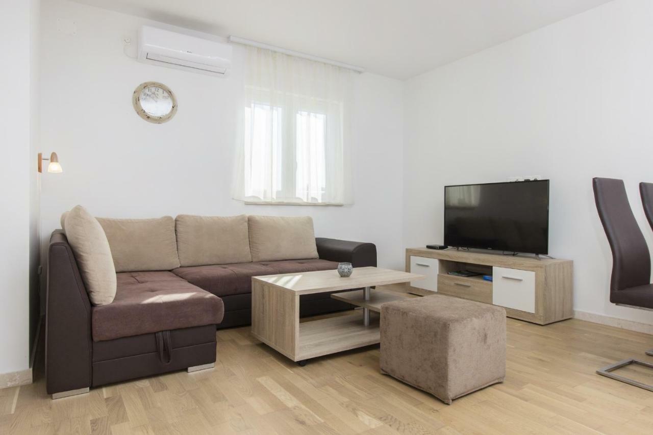 Apartmani Gabriella Vodice Zewnętrze zdjęcie