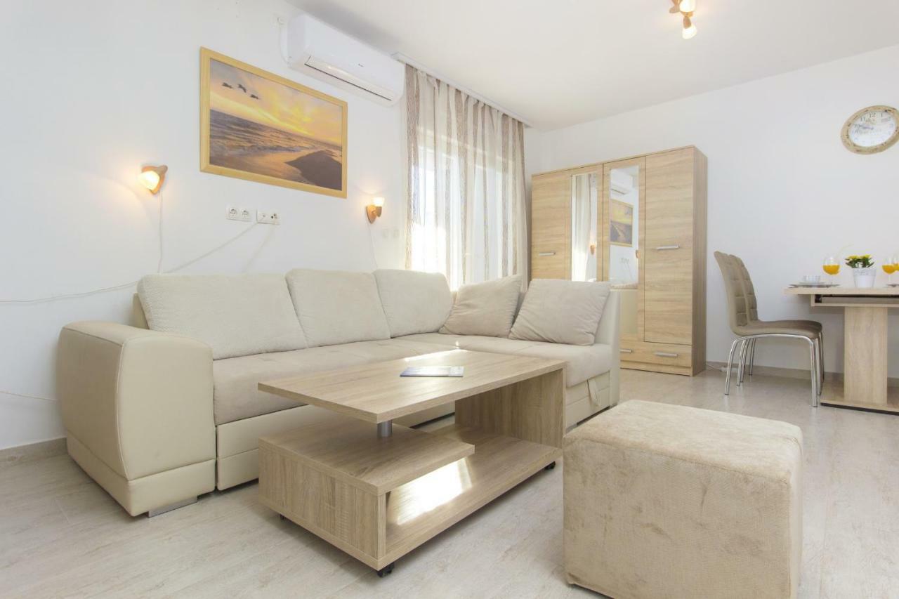 Apartmani Gabriella Vodice Zewnętrze zdjęcie